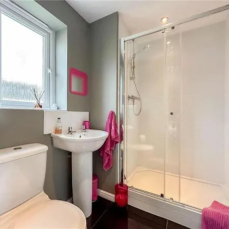 Luxury 4 Bedroom Detached Дом отдыха *