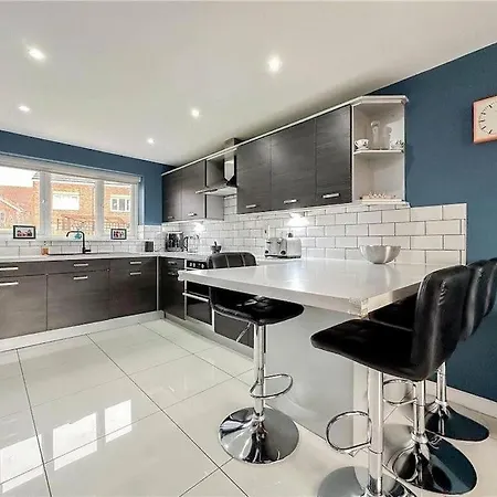 Luxury 4 Bedroom Detached Thornaby on Tees