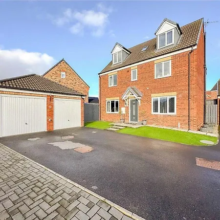 Luxury 4 Bedroom Detached * Thornaby on Tees